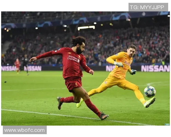 足球明星如何通过坚持不懈的努力实现梦想的真实案例分析