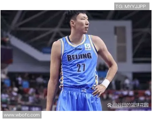 篮球明星伤愈复出再战赛场展现不屈精神引发球迷热烈期待